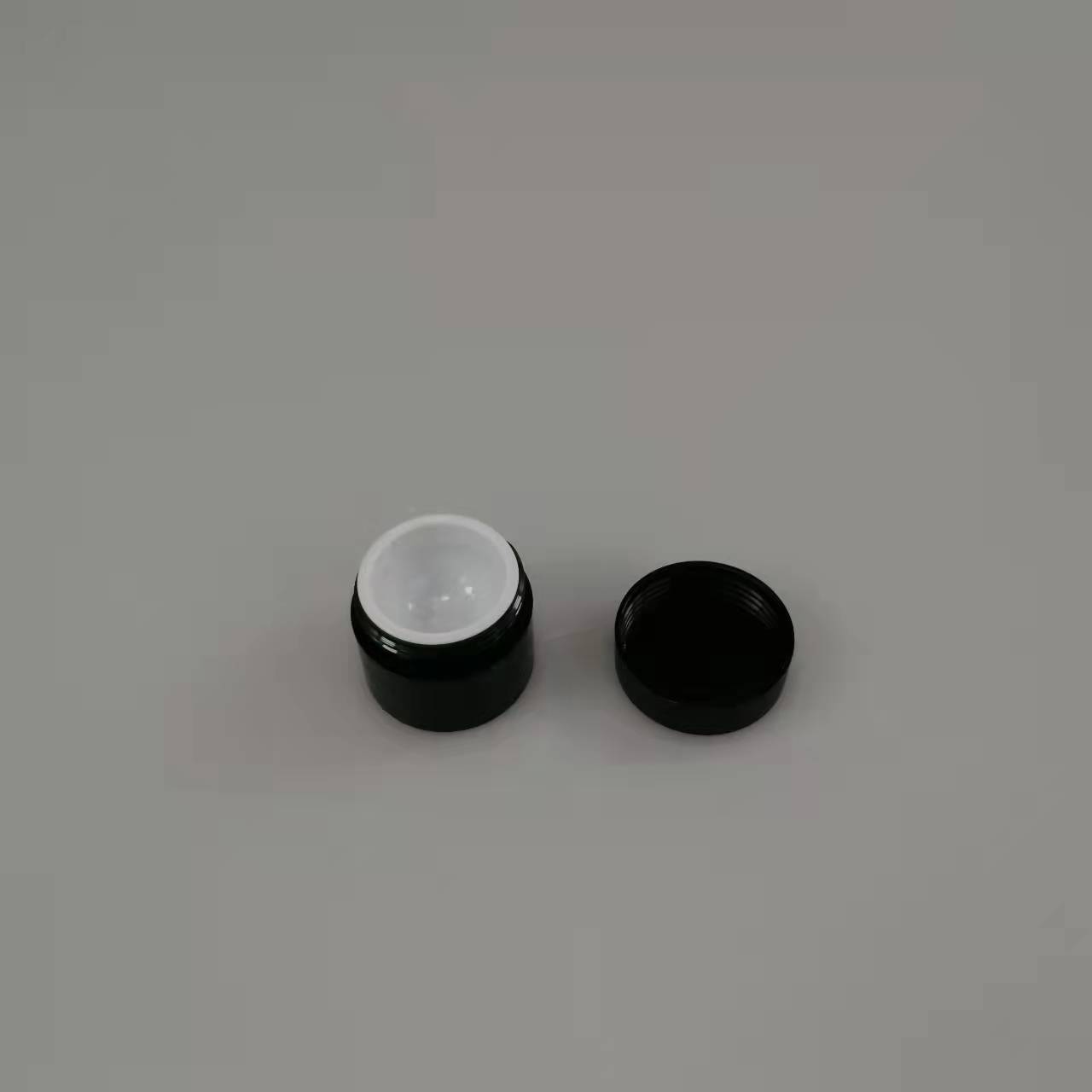 10g Mushroom Cream Jar for Cream Packaging made of PP Plastic Injection Molding