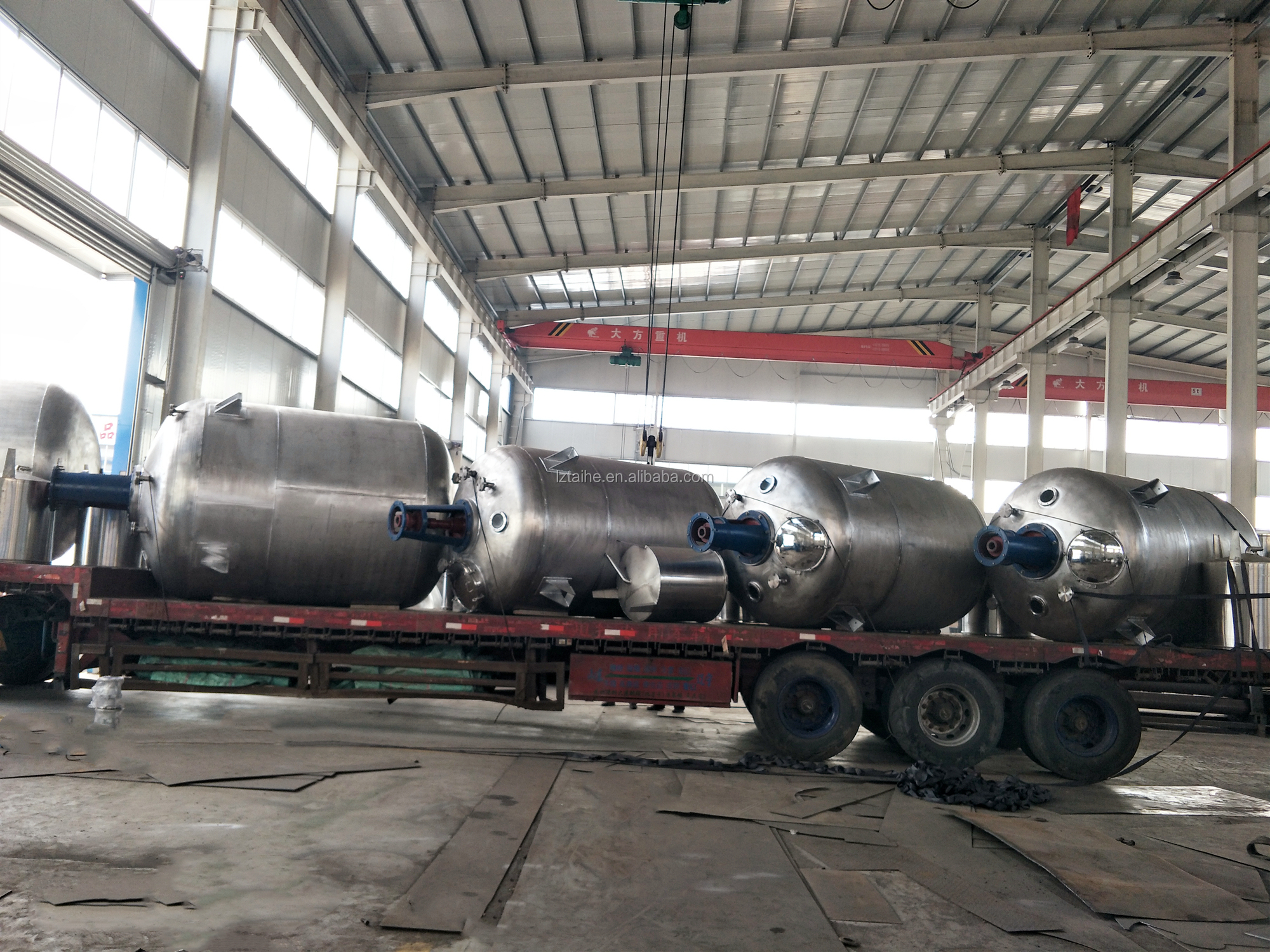 Jacketed Reactor with Stainless Steel Industry Tank and High- Carbon Steel Agitator