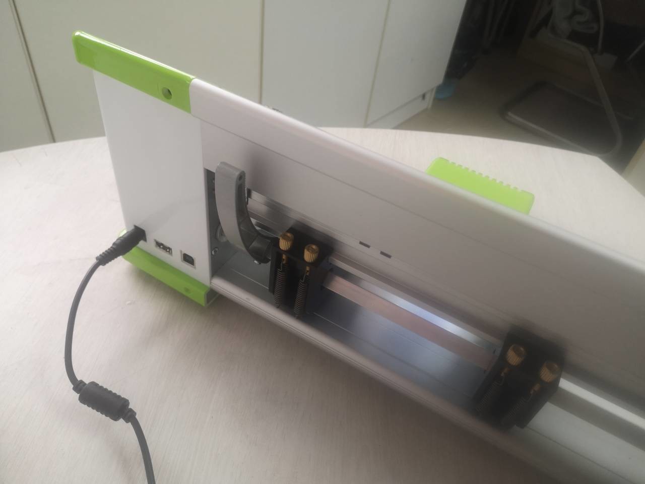 Automatic Contour Cut Green Mini Cutting Plotter Mini-CCD450L