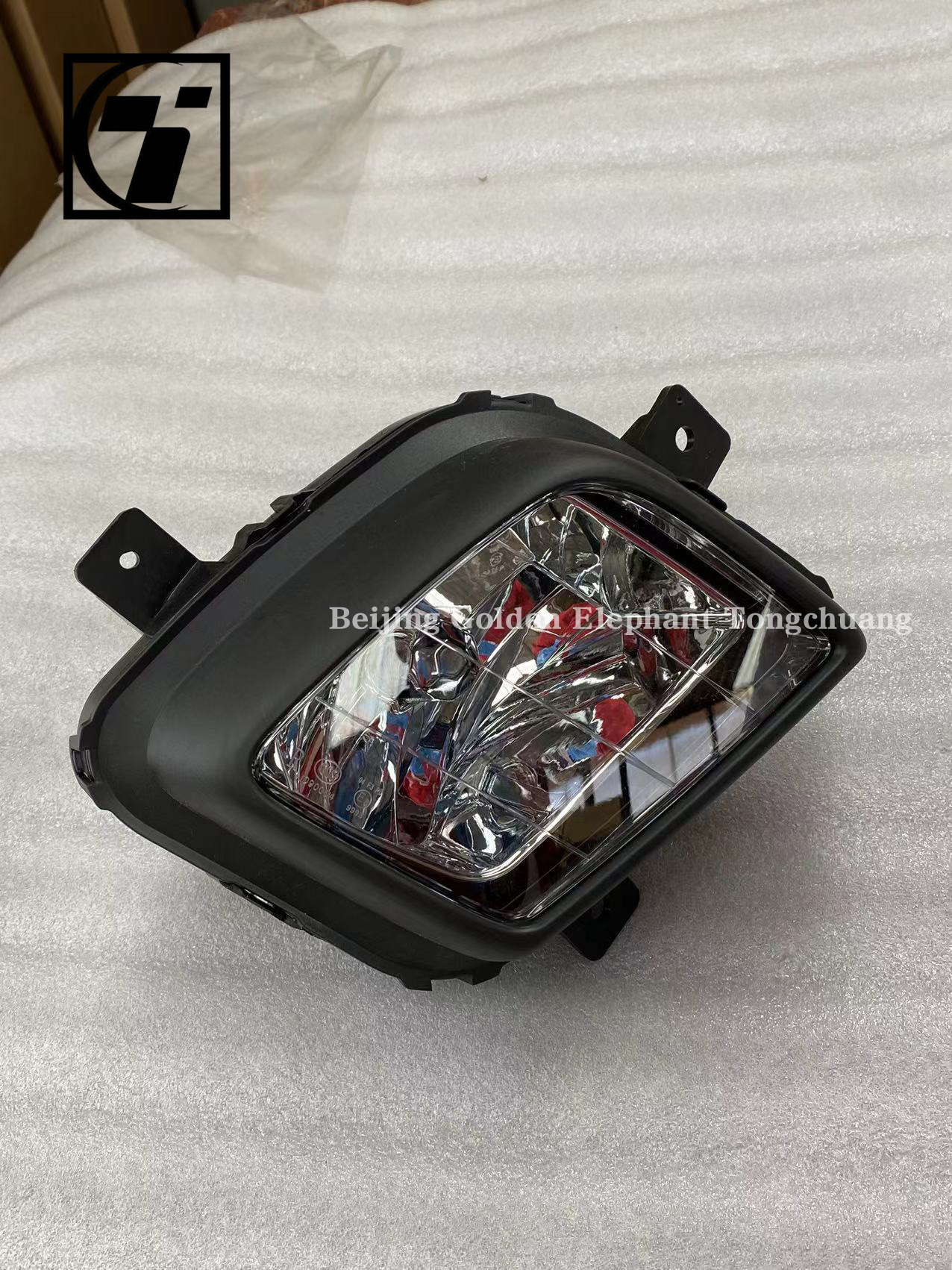 Foton Toano E/S Front Fog Light Assembly V1371020001A0 V1371020002A0 For Replace/Repair
