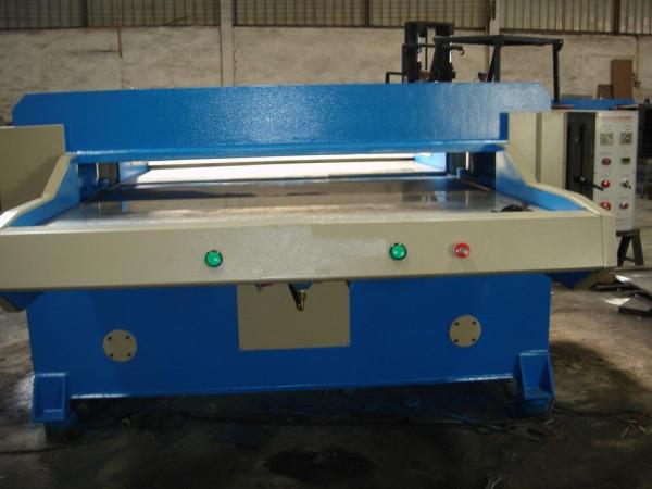 Buy cheap Pearl Cotton Packaging Hydraulic Die Cutting Machine Double Oil Cylinder from wholesalers