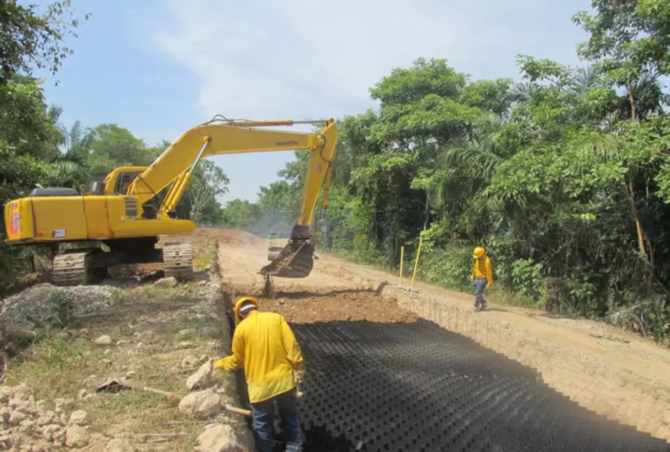 330mm-1000mm Welding Distance Geocell Ground Grid Paver for Honeycomb Gravel Driveway