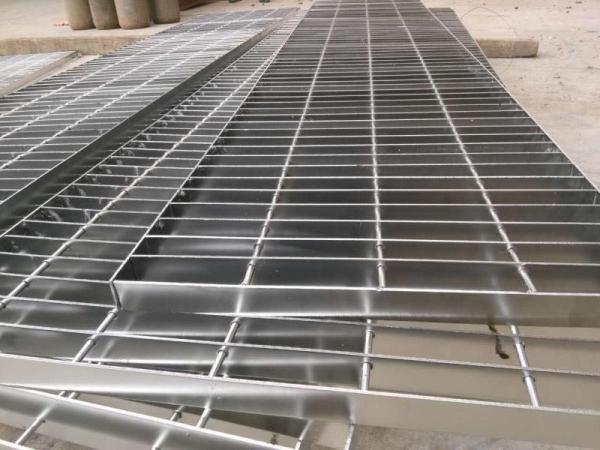 Buy cheap Plain Bar Industrial Steel Grating , Steel Floor Panels Polishing Treatment from wholesalers