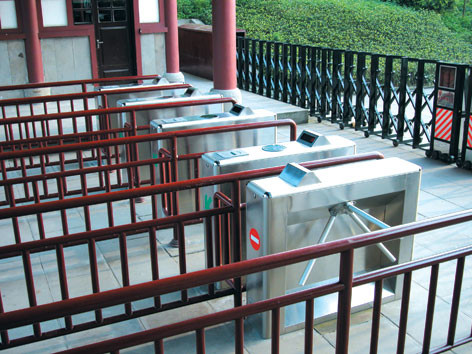 New design full-automatic SUS304 red arm tripod turnstile with face recognition temperature detection for access control