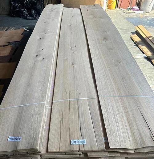 Buy cheap 2.0mm Knotty White Oak Wood Veneer For Retro Style Furniture Goods in stock from wholesalers