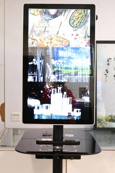 Buy cheap Public Cell Phone Charging Station With LCD Signage Simple And Fashionable from wholesalers