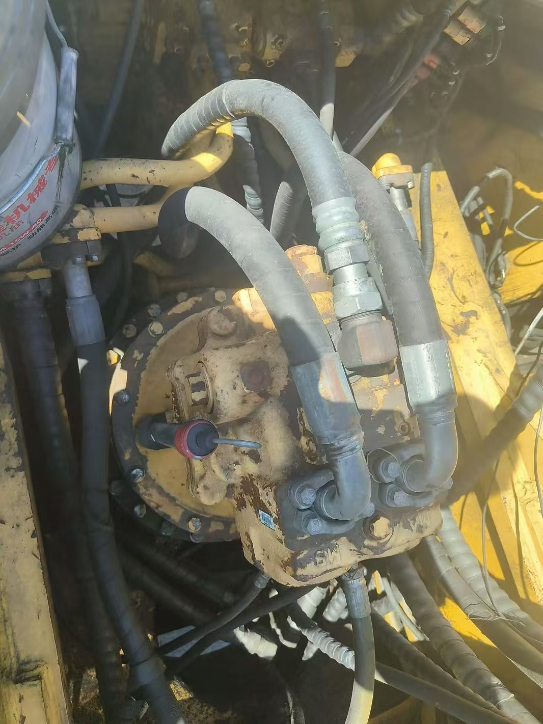 Well Maintained Komatsu 520 Available For Whoever Wants A Serious Excavator