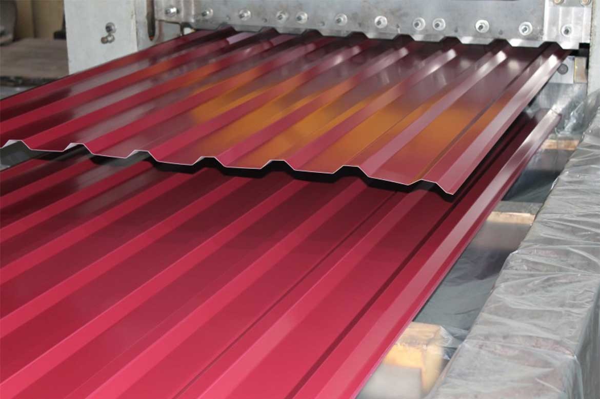 red color PPGI PPGL T Shaped Color Coated Steel Roof Sheet manufacturer 