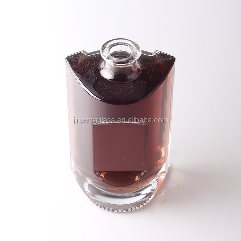 Glass Body Material Wine Glass Bottle for Customized Unique Liquor Packaging Design