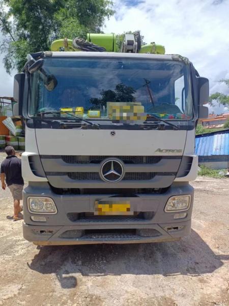 Buy cheap 56m Used Concrete Boom Pump Truck on 2019 Mercedes Benz Chassis by Zoomlion in Green from wholesalers