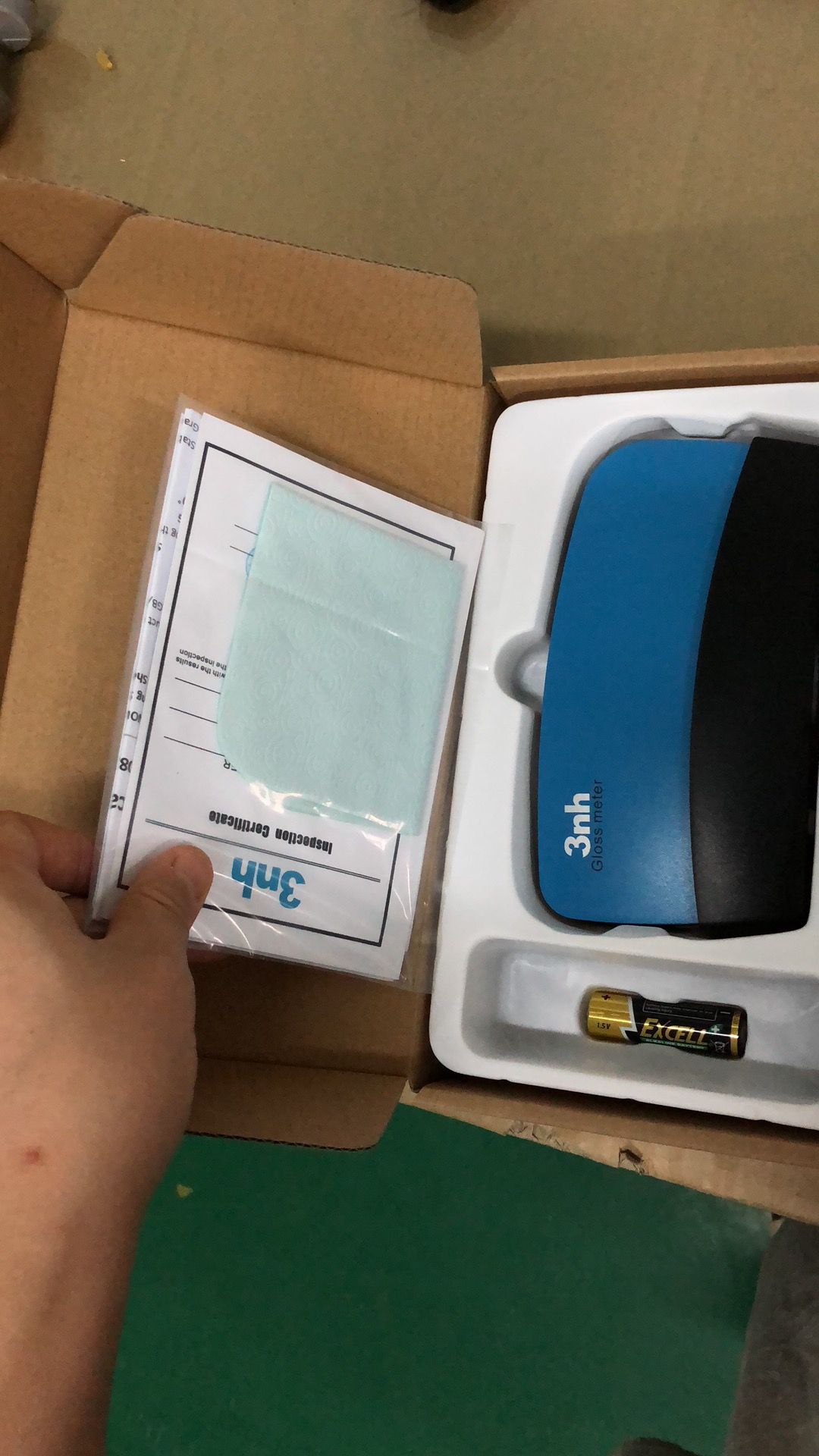 Low glossy 0.1 gu gloss meter with three angles 20 60 85 degree 3nh YG268 for car's polish