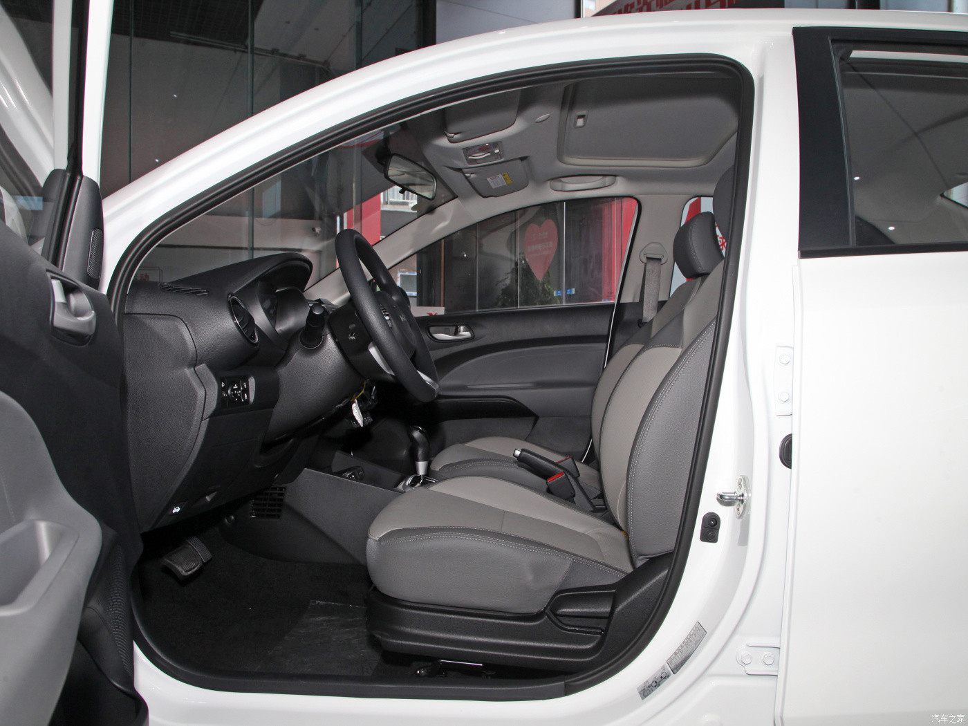 2023 KIA Model-1.4L 95 Horsepower Facelift Left Hand Drive Gasline Small Sedan Car