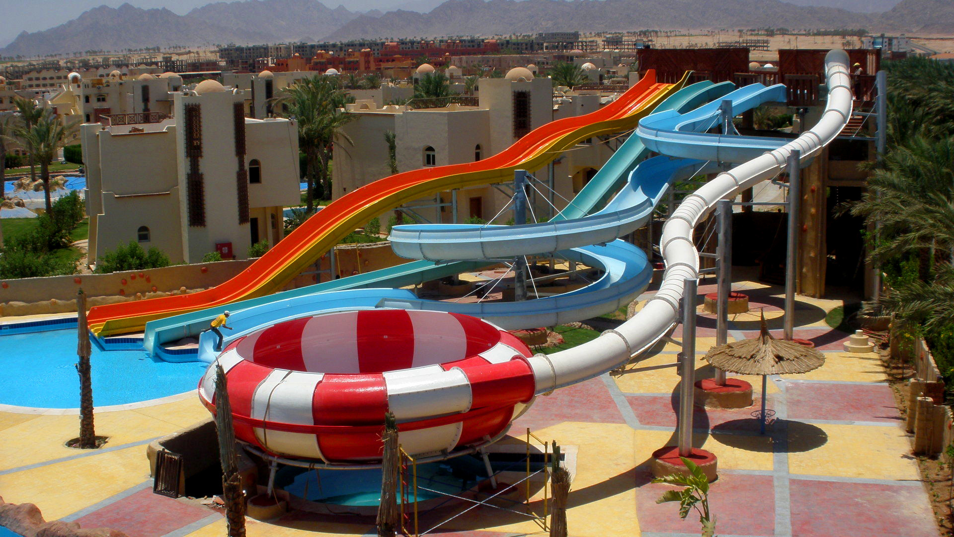 Fiberglass Material Bowl Water Slide Commercial Playground Equipment 15kW Power
