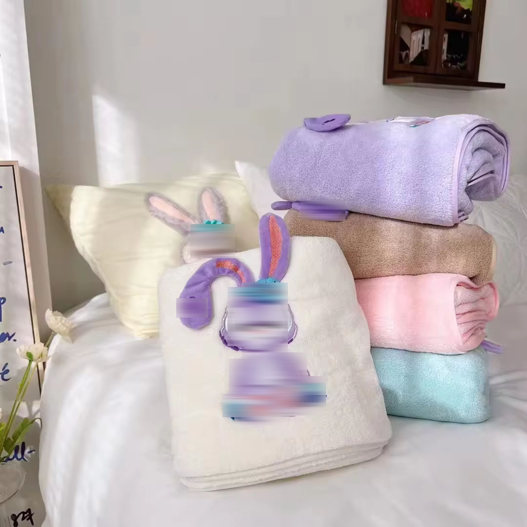 Rectangle Microfiber Kids Bath Towel with Soft Absorbent Material and 3D Animal Pattern
