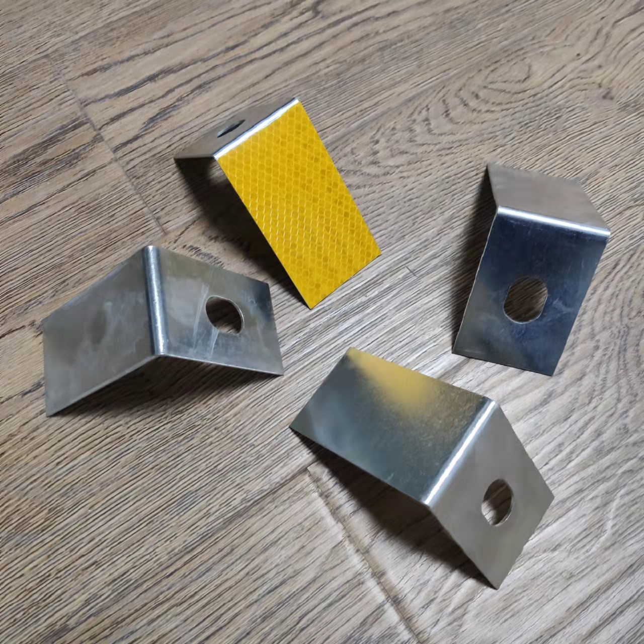 Aluminum Road Marking Reflector with Casting Aluminum Alloy Plastic Body Material