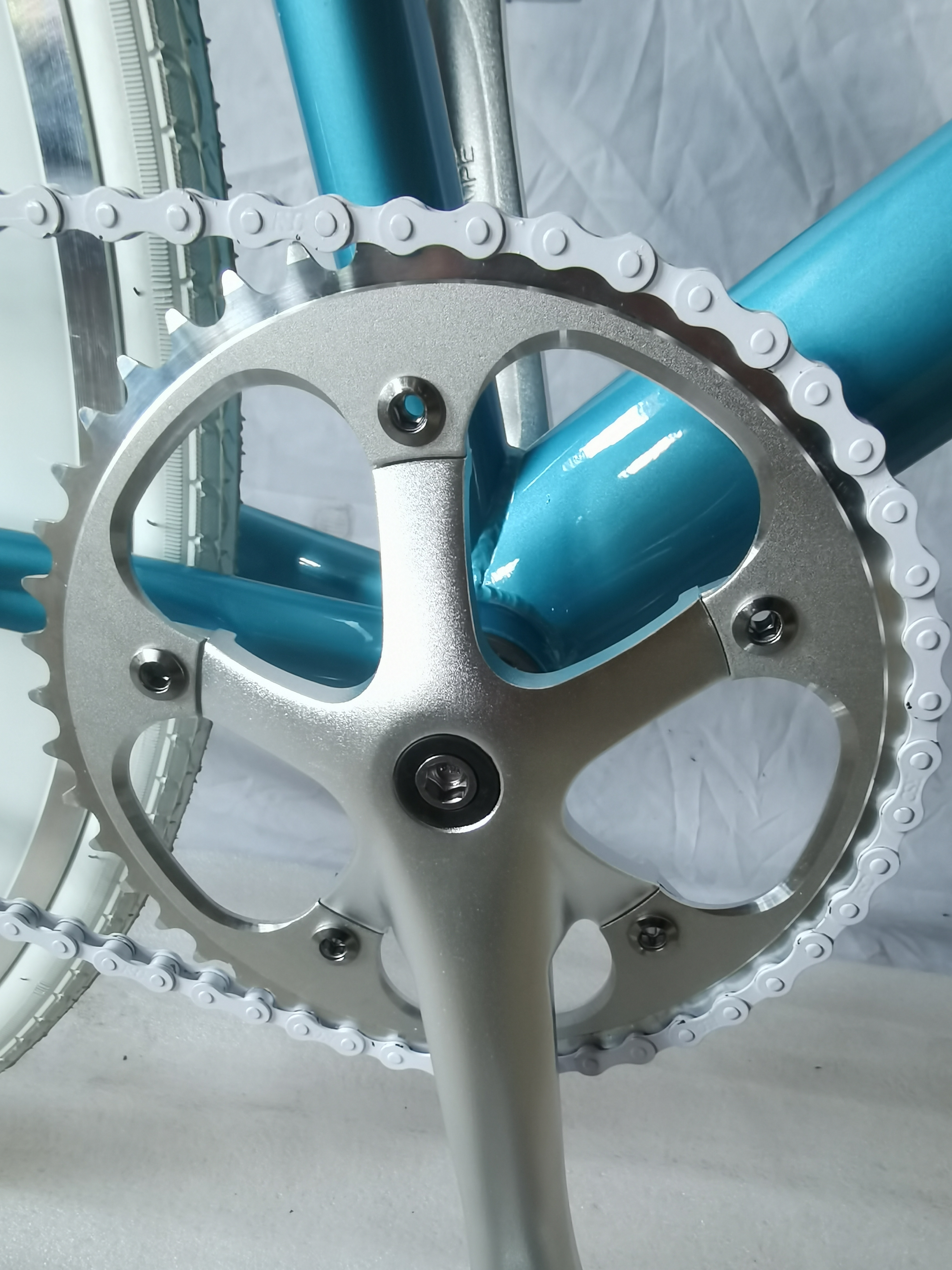 Fixed Gear Track Bicycle With 85% SKD Assembly And 1/2*1/8*44T*170L Crankset