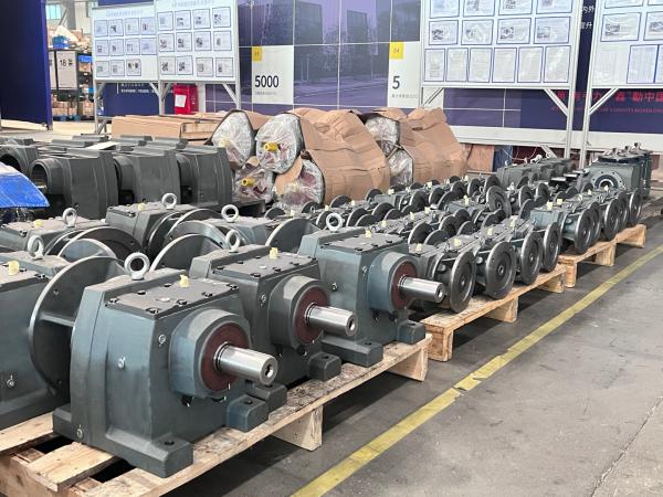 Buy cheap R Series Helical Gearbox Gearmotor Reducer High Load And High Torque from wholesalers