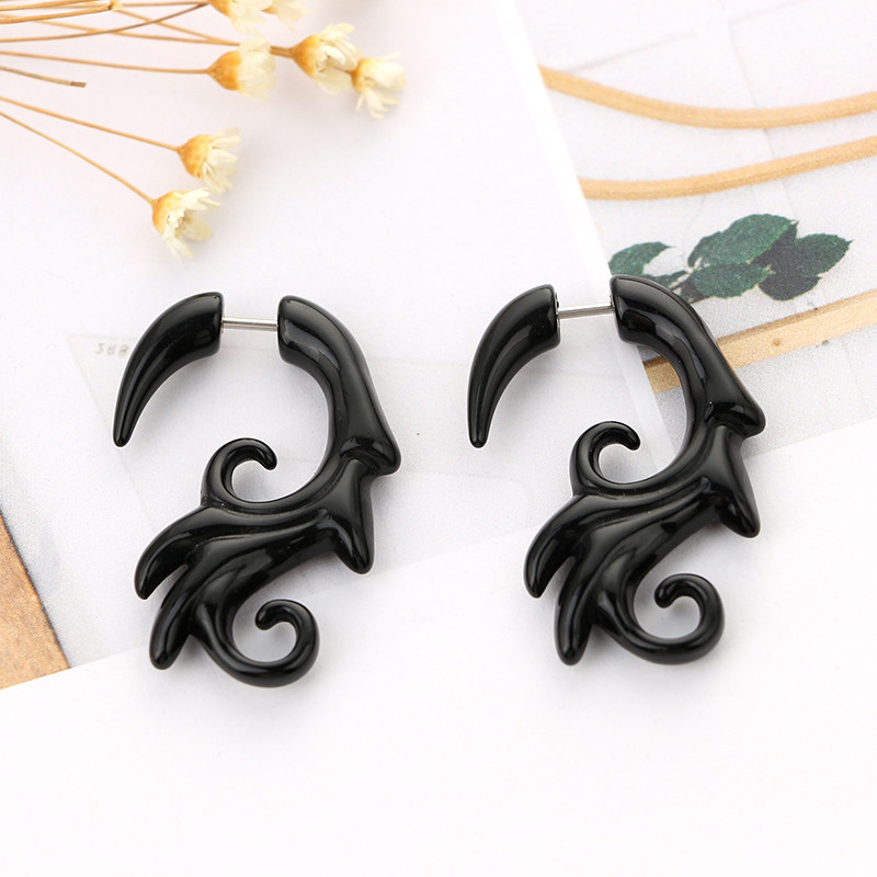 Punk Earring Plugs for Women Piercing Black Color Earrings Srcew Crooked Shape Ear Party Band Jewelry