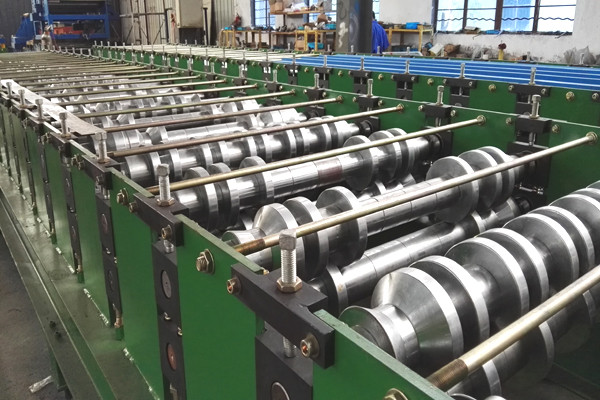 0.3-0.7mm Color Coated Metal Roof Panle Roll Forming Machine With Automatic PLC Control