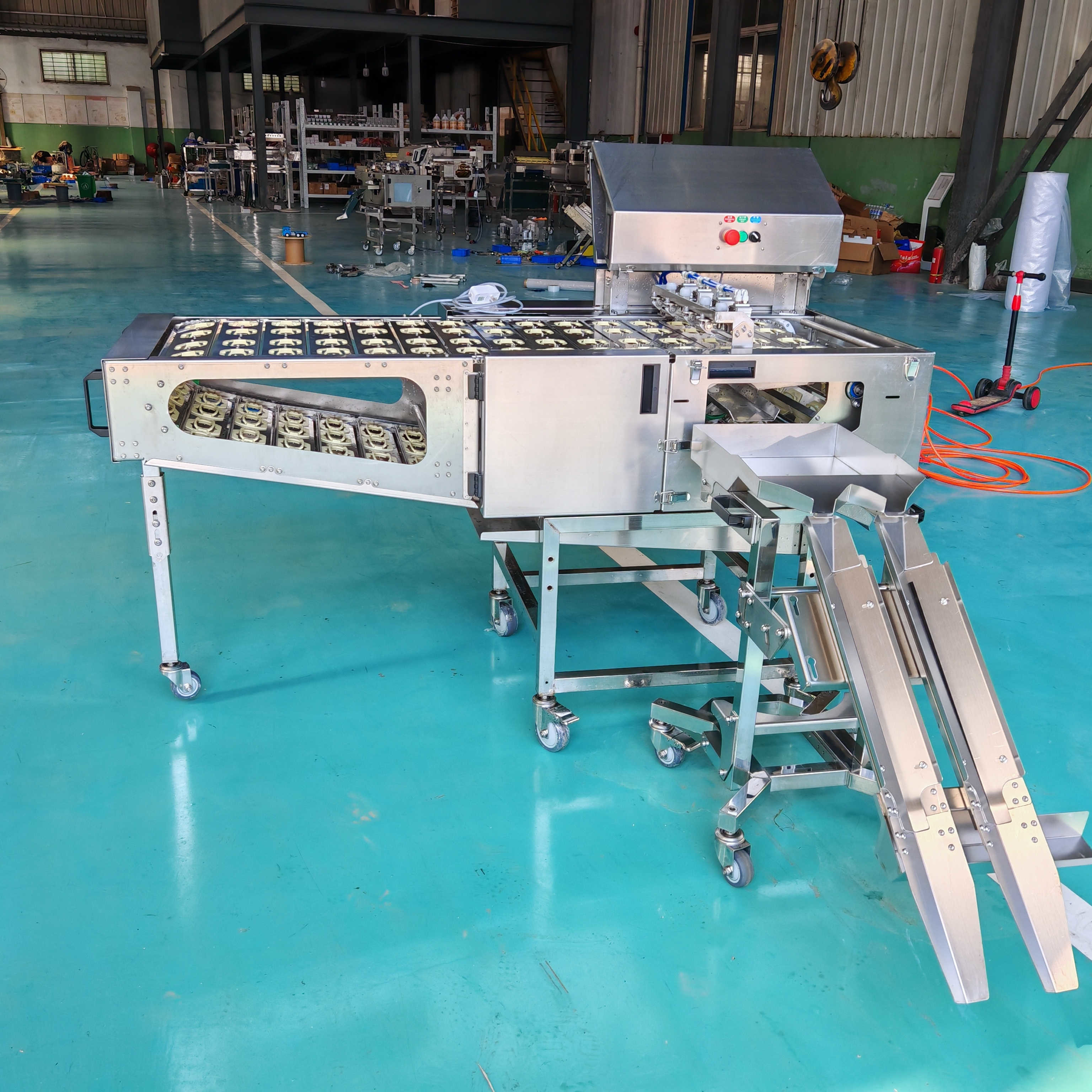 Four Rows Of Duck Egg Egg Knocking Machine Efficient Automatic Egg Processing Equipment
