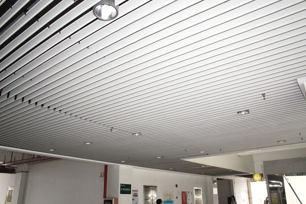 200x3000mm Aluminum Metal Ceiling B Screen 0.5mm Thickness