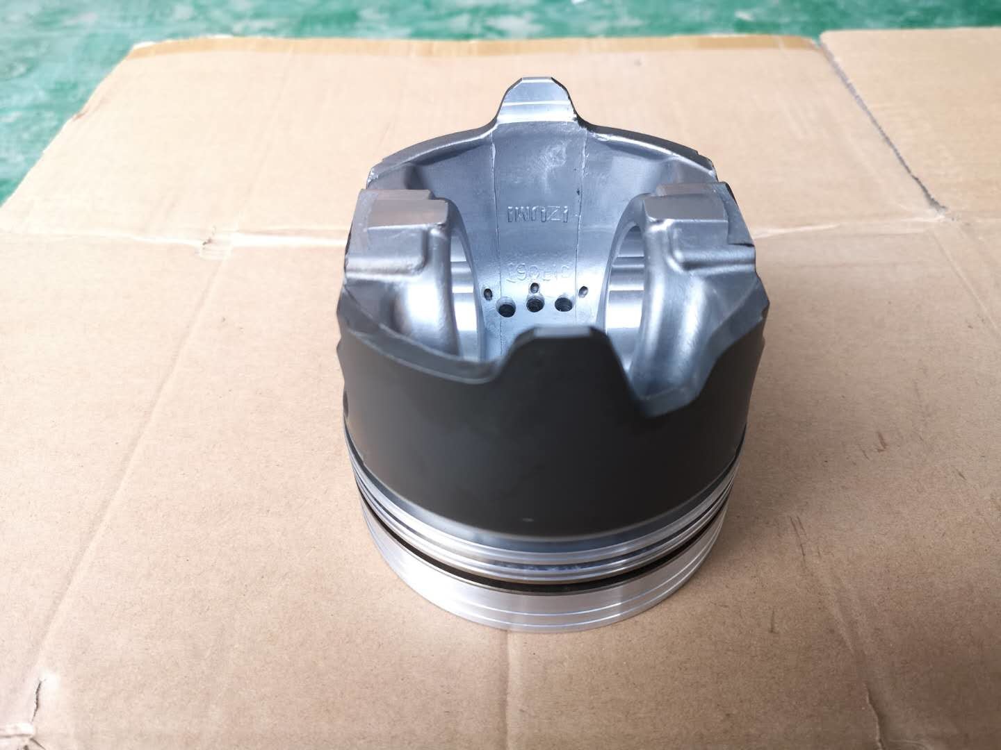 10PD1 ISUZU Engine Parts 1121118040 Combustion Chamber 60 * 60 mm Piston Code 8040