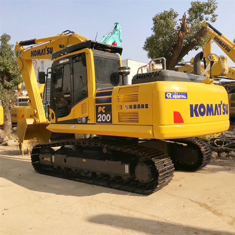 110 KW Good Condition Japan Original 20 Ton Hydraulic Used Komatsu PC200-8 Excavator in Shanghai