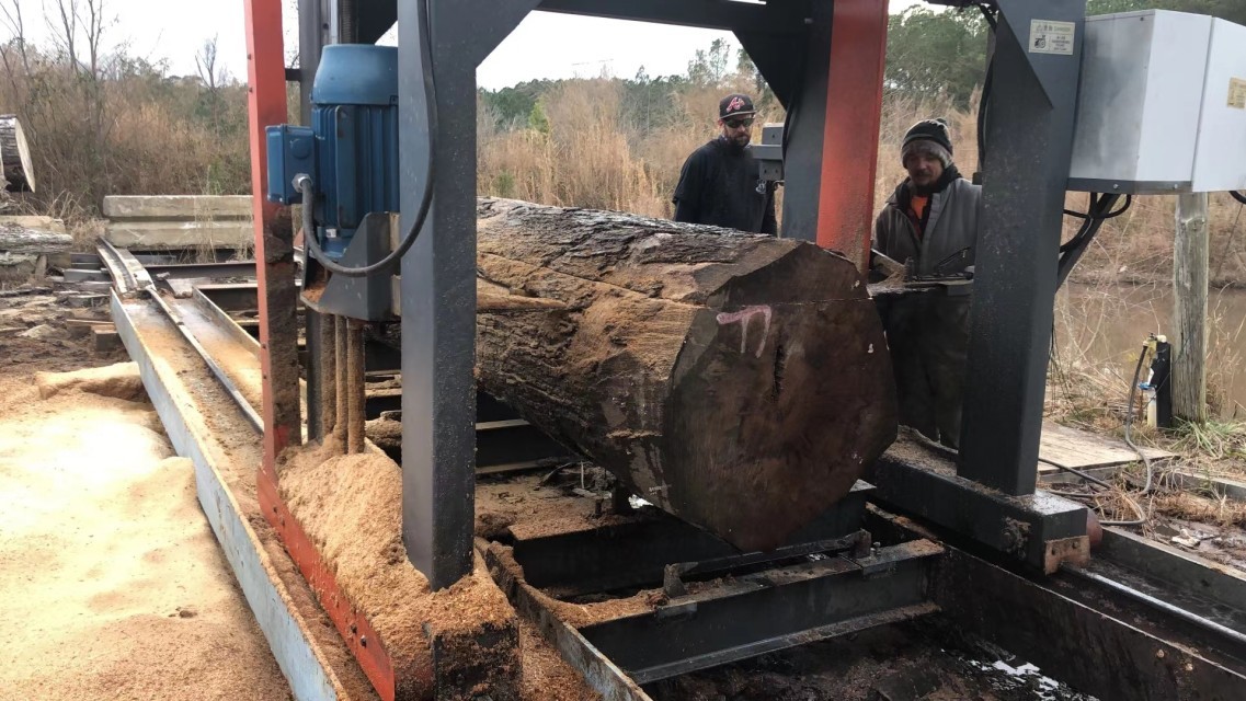 Slasher Logging Equipment Chainsaw Sawmill For 1900mm 2200mm Log