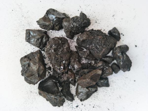 Quality Coal Tar Pitch Roof Repair Hard Pitch 85 Degree -90 Degree Industrial Standard for sale