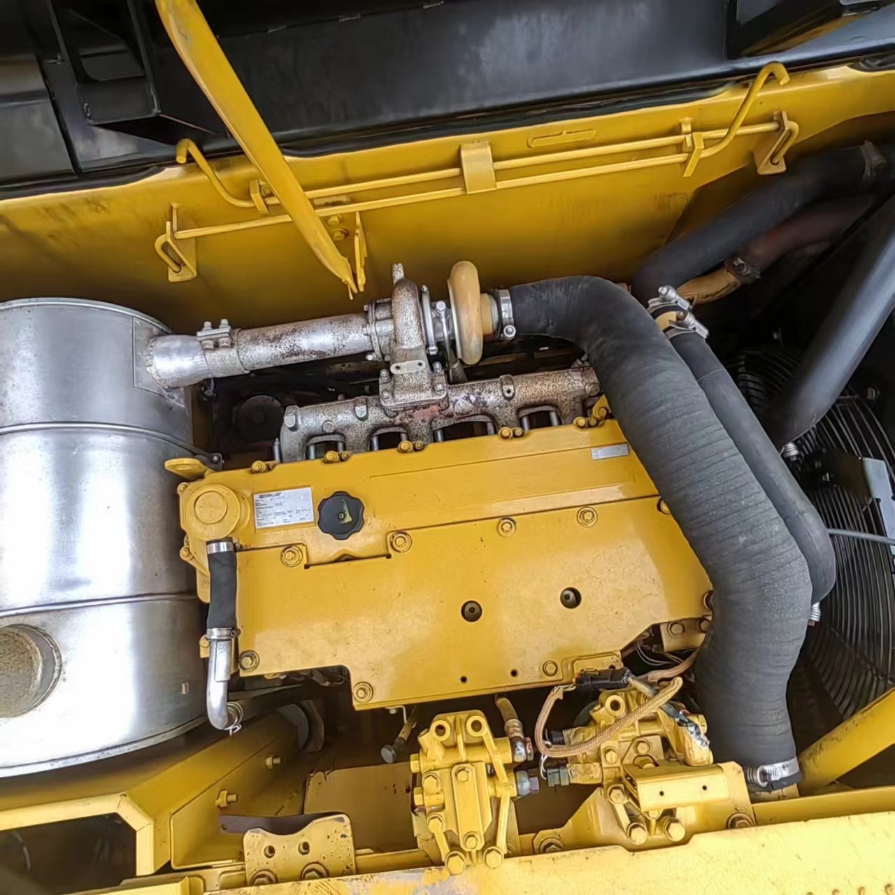 Used Caterpillar 325D Excavator with 22300KG Operating Weight and 110KW Power