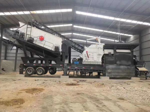 Buy cheap 174.7Kw Mobile Crusher Machine 150 TPH 190 TPH Mobile Stone Crusher Plant Screen from wholesalers