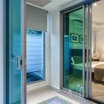 Commercial Aluminium Doors Stacking Sliding Glass Doors With Top Brand Accessory