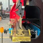 Hydraulic CNC Press Brake 40T1600 3mm Carbon Steel Stainless Steel Bending CNC