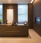 Luxury Simple House Furniture , Black Veneer Waterproof Kitchen Cabinet