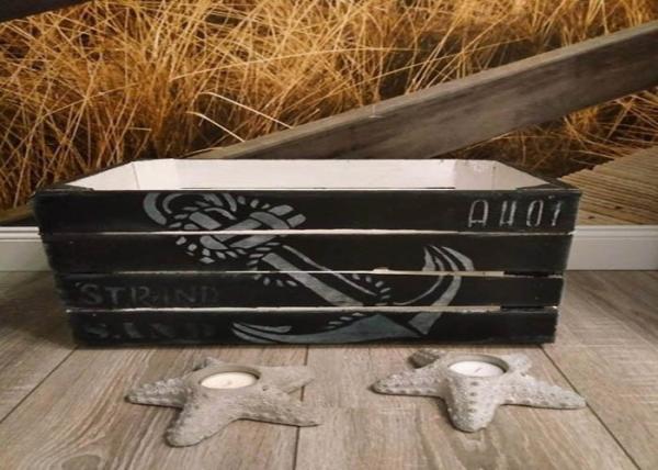 Black / White Color Custom Wood Serving Tray , Painted Wooden Serving Trays