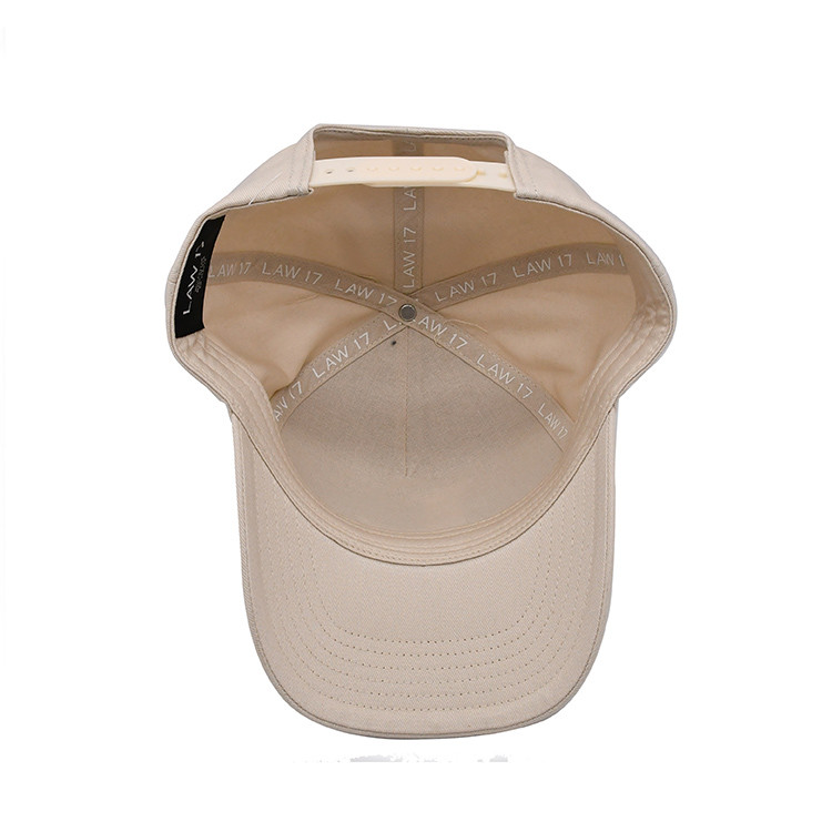 Cotton Sweatband Embroidered Baseball Caps With Metal Badge Curved Shape