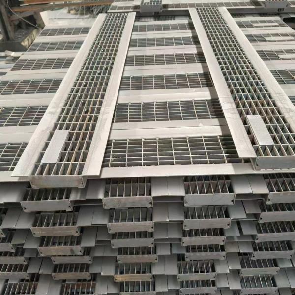 Buy cheap Municipal Engineering Ditch Cover Non Slip Grating Long Anti Corrosion Life from wholesalers