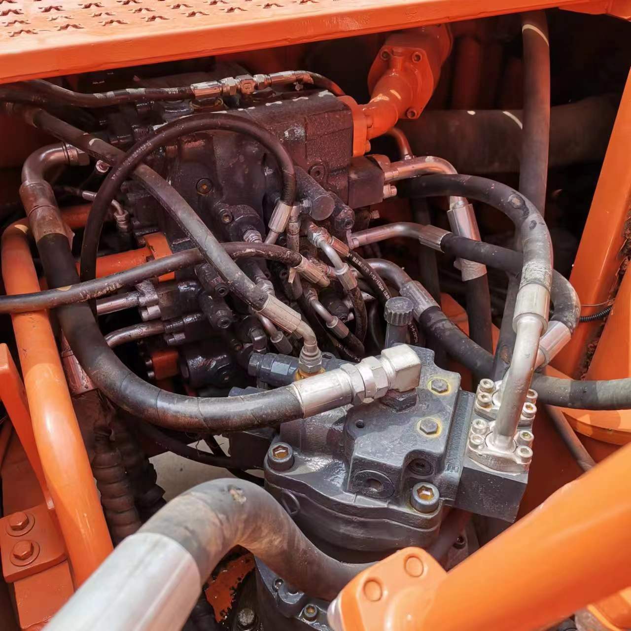 Low Working Hours Guaranteed Original Korea Used Doosan DX225LC Crawler Excavator 115KW
