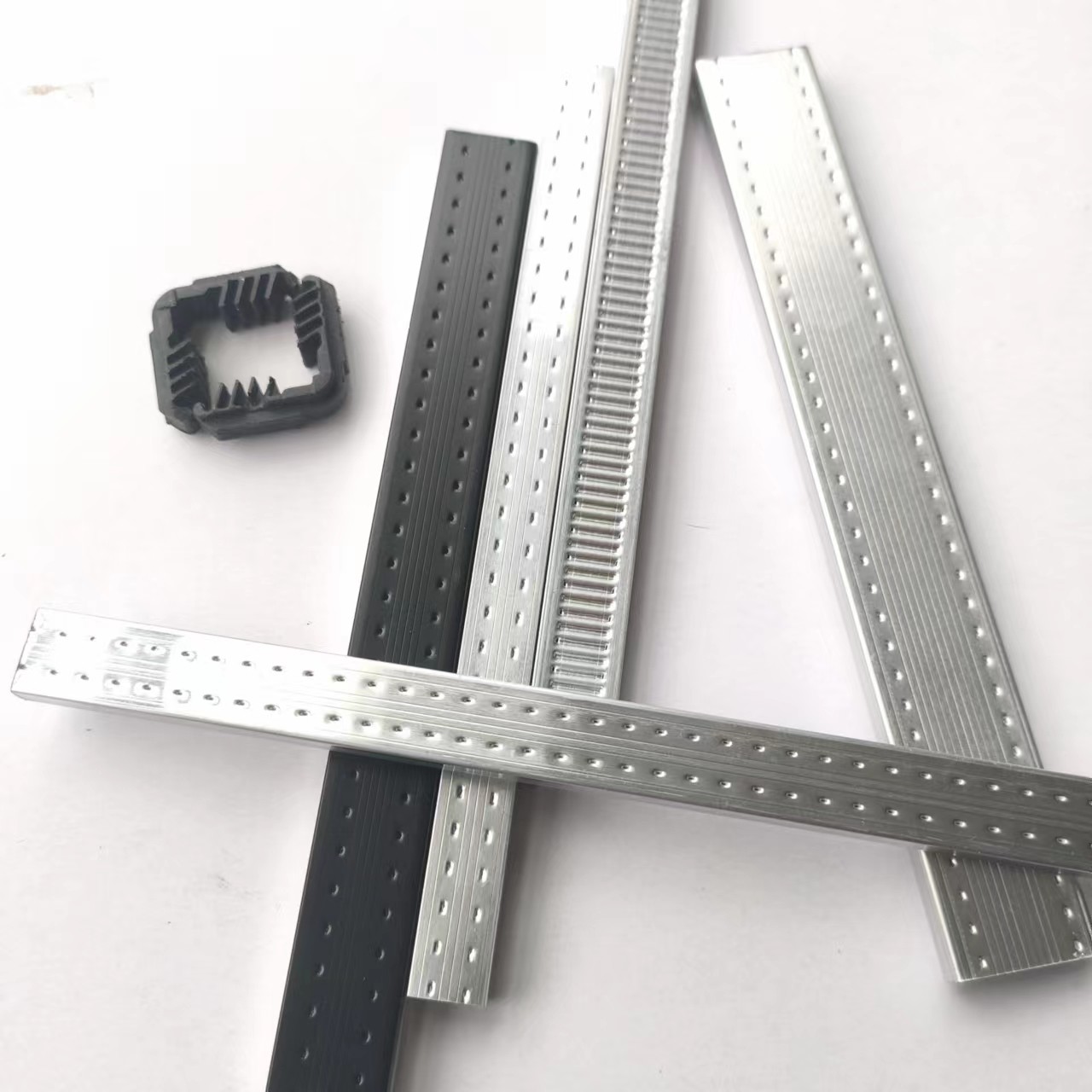 Glass And Door Aluminum Spacing Bar High Frequency Induction Welding