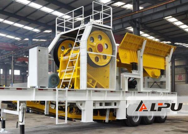 Buy cheap Simple Operation Mobile Stone Crusher Machine , Mobile Jaw Crushing Plant in Mining Metallrugy from wholesalers
