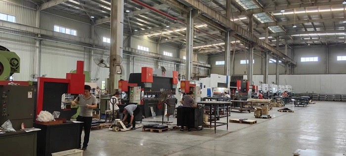 12KW-60KW CNC Fiber Laser Cutting Machinery CTHP6025 CTHP12025 CTHP18035 CTHP24035