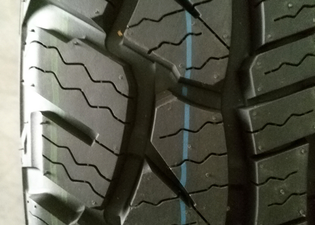 31X10.5R15LT Aggressive All Terrain Tires Black Color 12mm Tread Depth