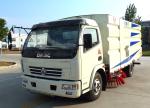 8CBM Street Runway Sweeper Truck With Water Spraying 4pcs Sweeper For Garbage