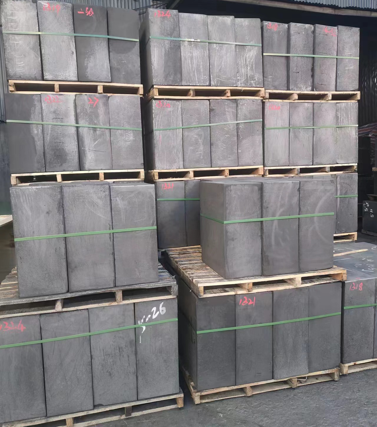 OCE-10 Isostatic Graphite for EDM Industry with High Hardness