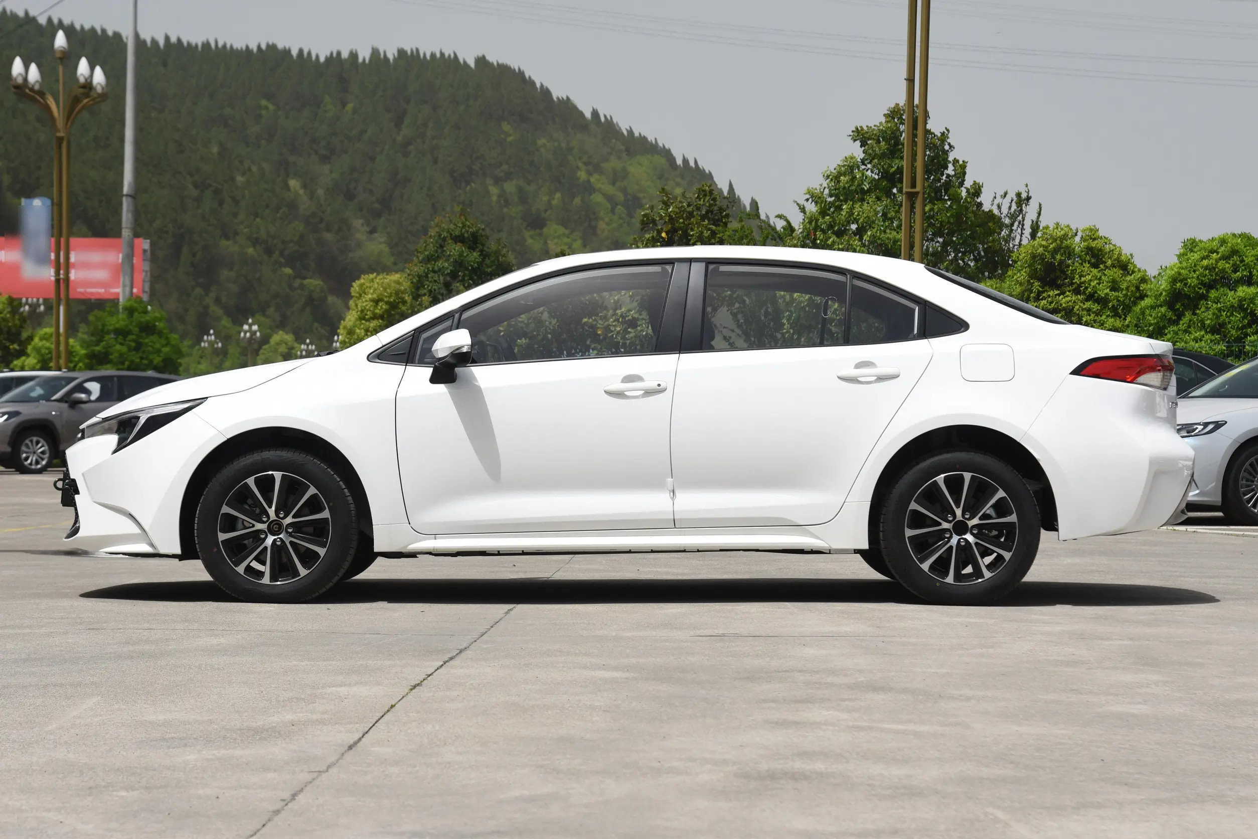 517km Elite PRO Used Toyota Electric Car Hybrid Toyota Bz3 Electric Sedan
