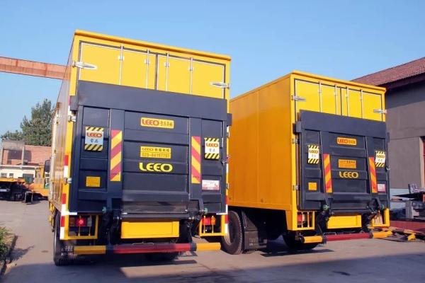 Buy cheap Automatic Box Van Tail Lift Cantilever Truck Power Tailgate Lift 24V 18MPa from wholesalers