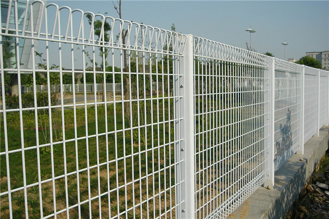 Durable galvanized welded iron wire mesh BRC roll top fence
