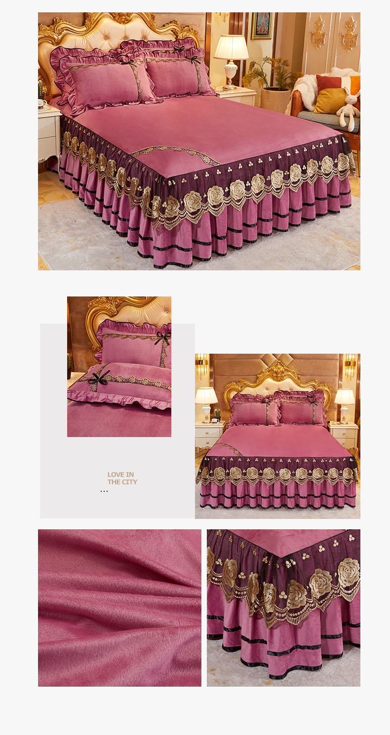 Luxury Embroidery Label Comfortable Wedding Quilt Bedding Set with Cotton Filling