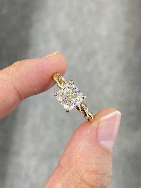 Excellent Cut 1.7ct Square Cushion Lab Grown White Diamond Solitaire Ring in 18k
