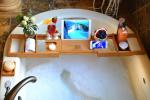 Durable Bamboo Bathroom Supplies Expandable Bamboo Bathtub Caddy Tray